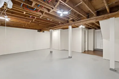 19 Auburn Road Londonderry NH 03053