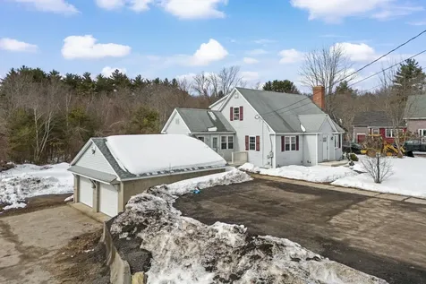 19 Auburn Road Londonderry NH 03053