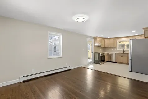 19 Auburn Road Londonderry NH 03053