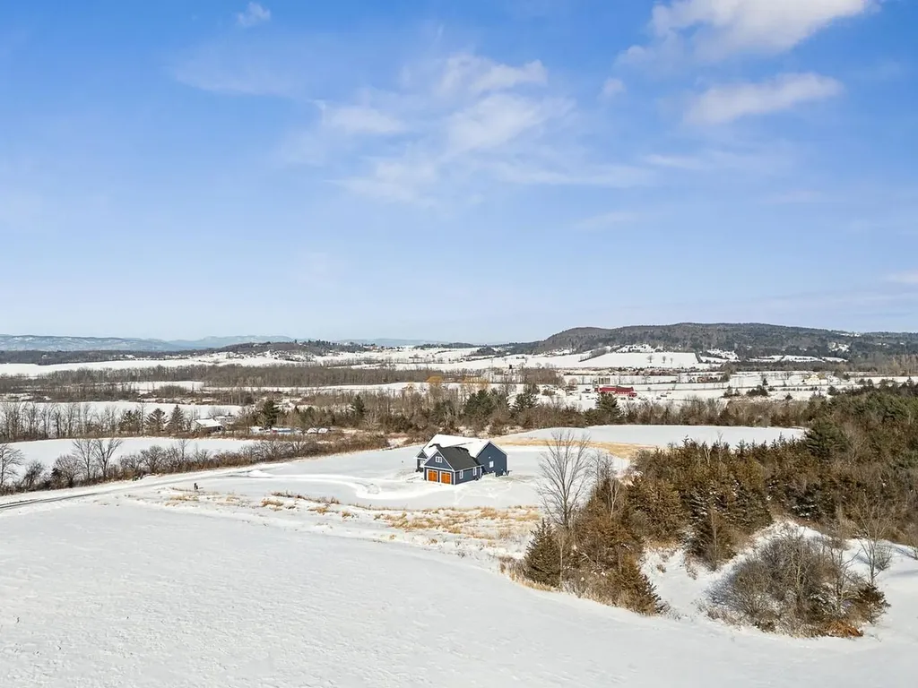 302 Matthews Meadow Ferrisburgh VT 05456