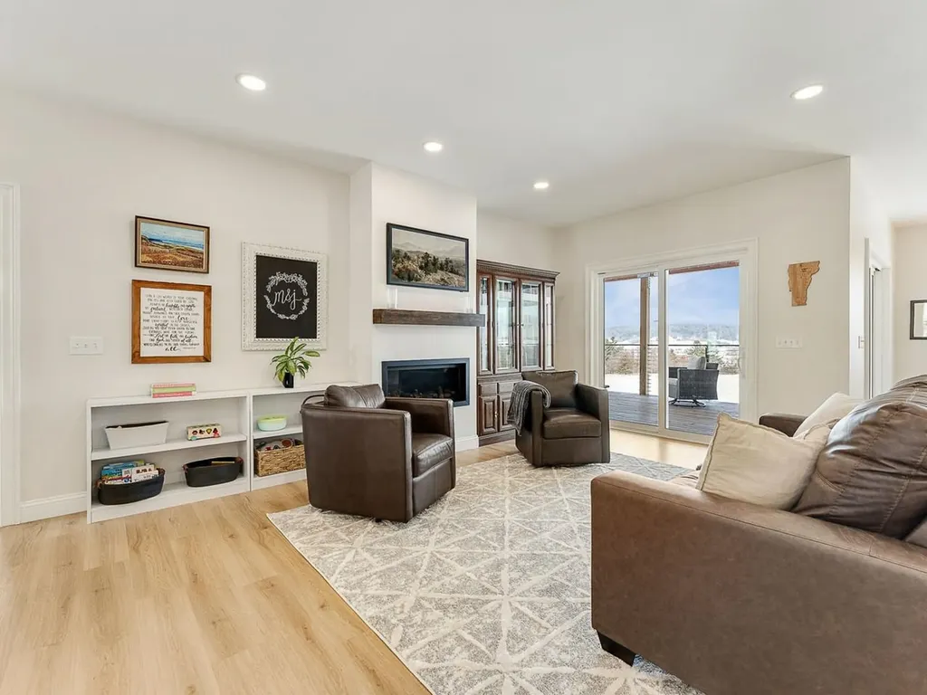 302 Matthews Meadow Ferrisburgh VT 05456