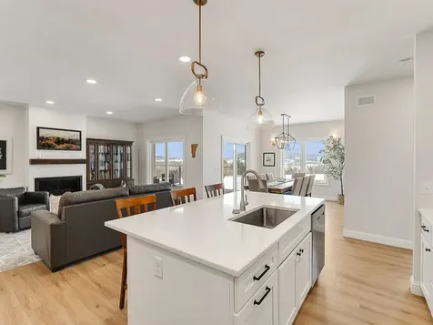 302 Matthews Meadow Ferrisburgh VT 05456