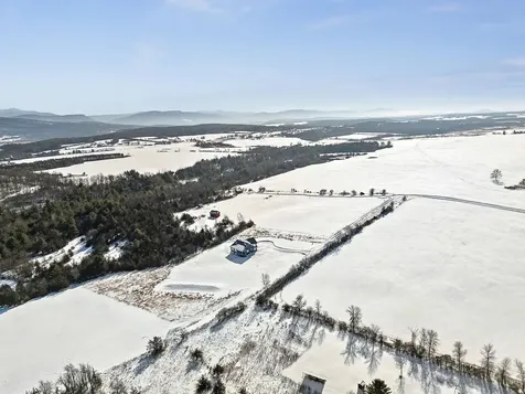 302 Matthews Meadow Ferrisburgh VT 05456