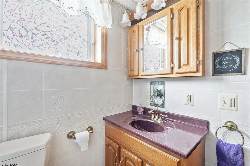 12 Hamilton Place Richford VT 05476