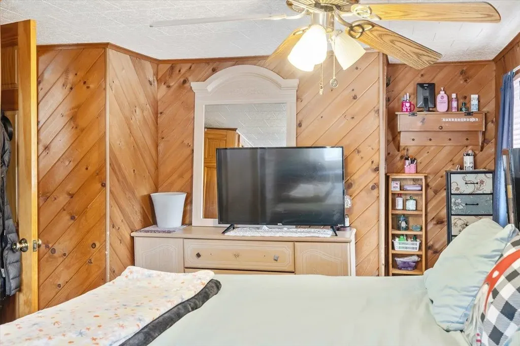 12 Hamilton Place Richford VT 05476