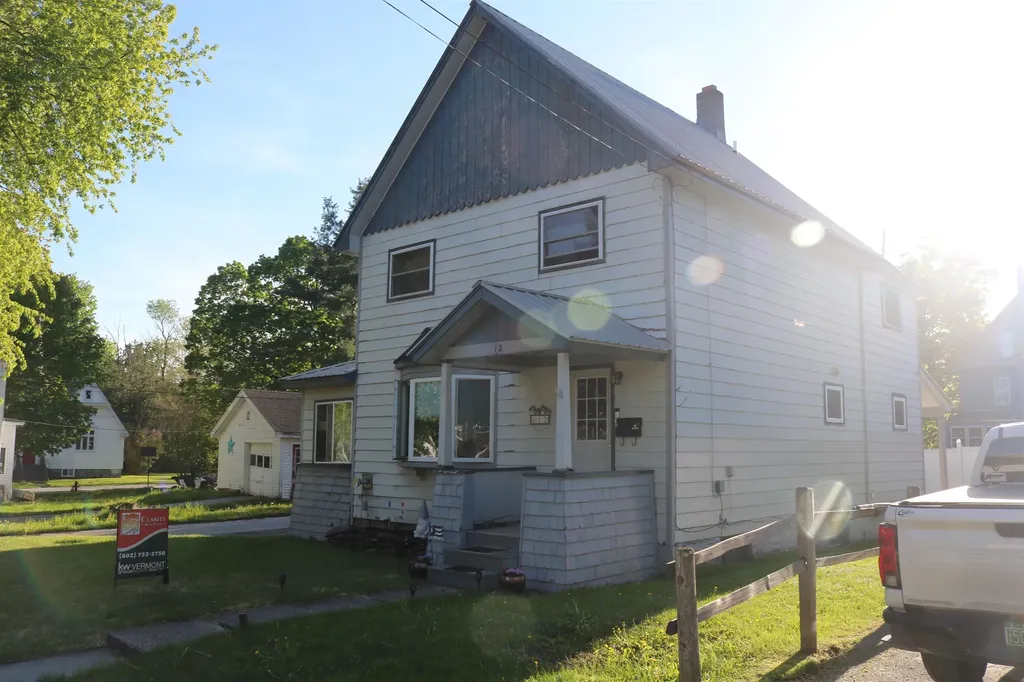 12 Hamilton Place Richford VT 05476