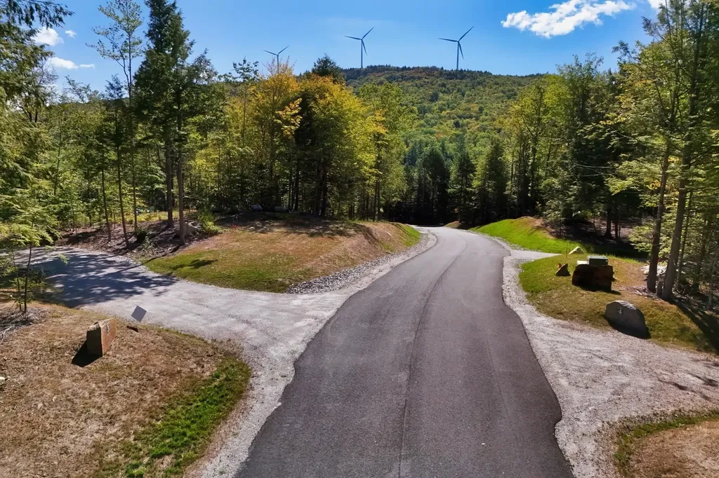 15-12-10-06 Jacob Hall Farm Road Rumney NH 03266