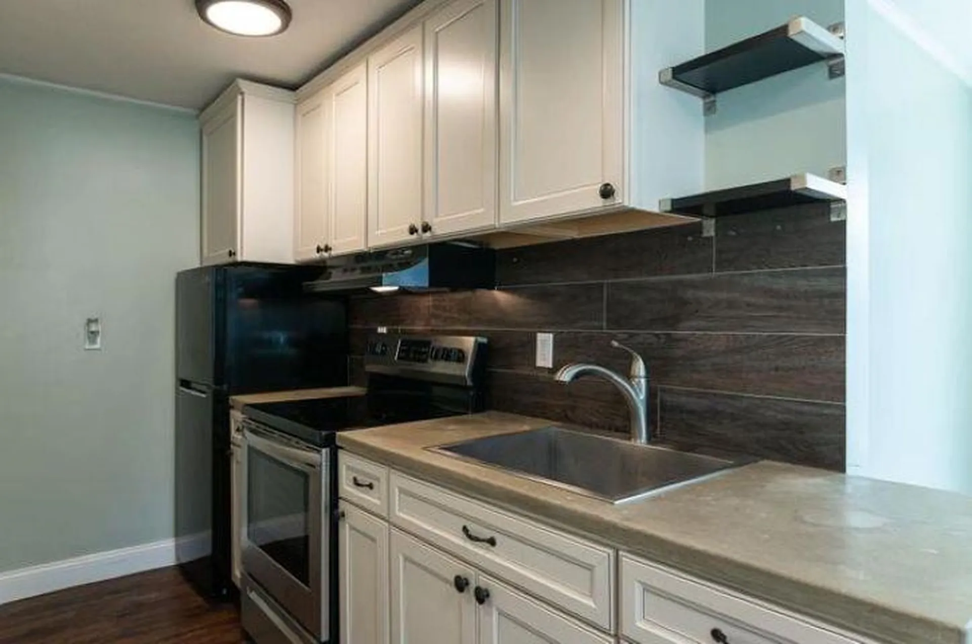 13 Main Street Plaistow NH 03865