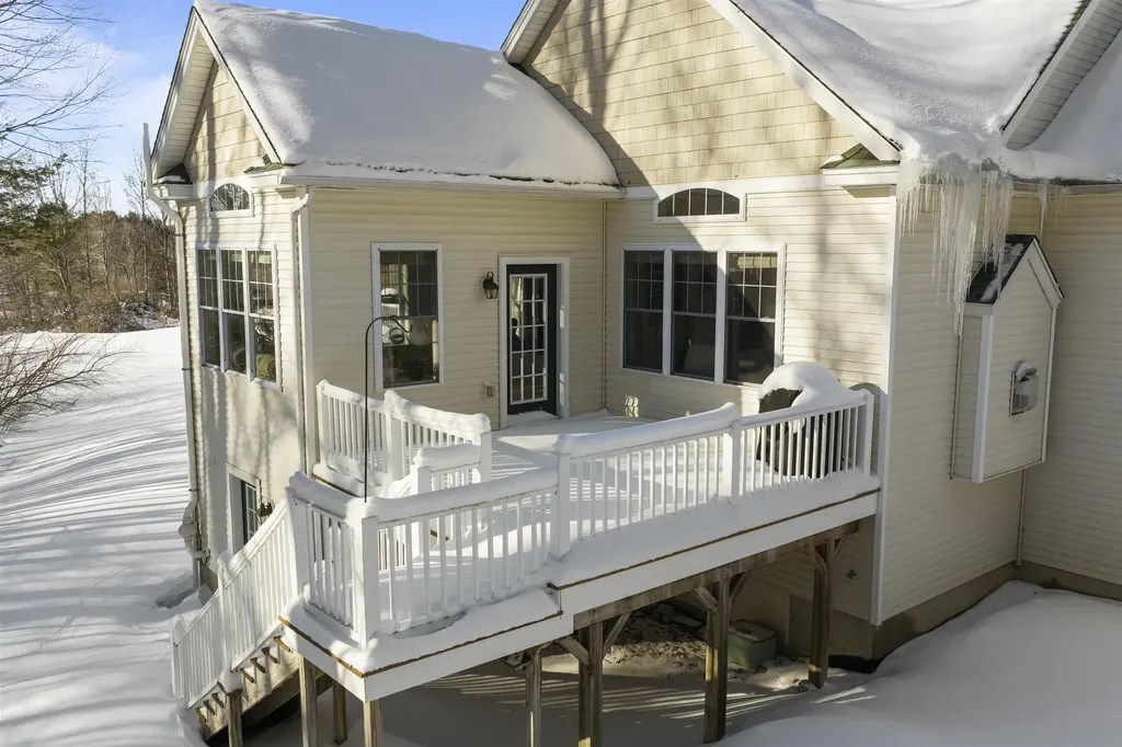 32 Tansy Avenue Stratham NH 03885