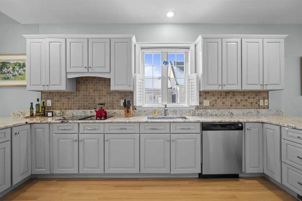 32 Tansy Avenue Stratham NH 03885