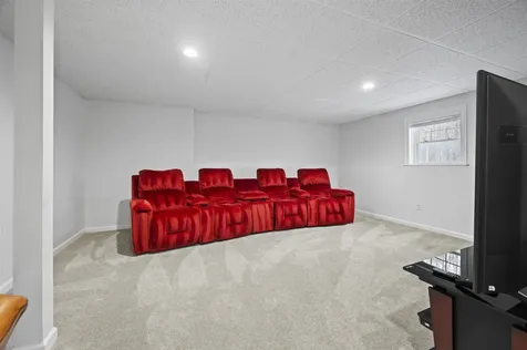 32 Tansy Avenue Stratham NH 03885