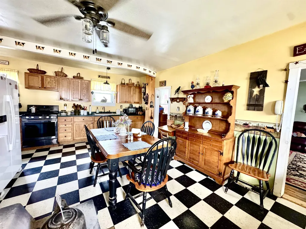881 South Hill Road Stewartstown NH 03576