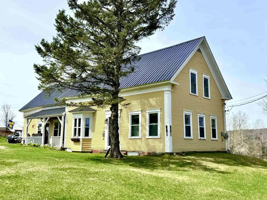 881 South Hill Road Stewartstown NH 03576