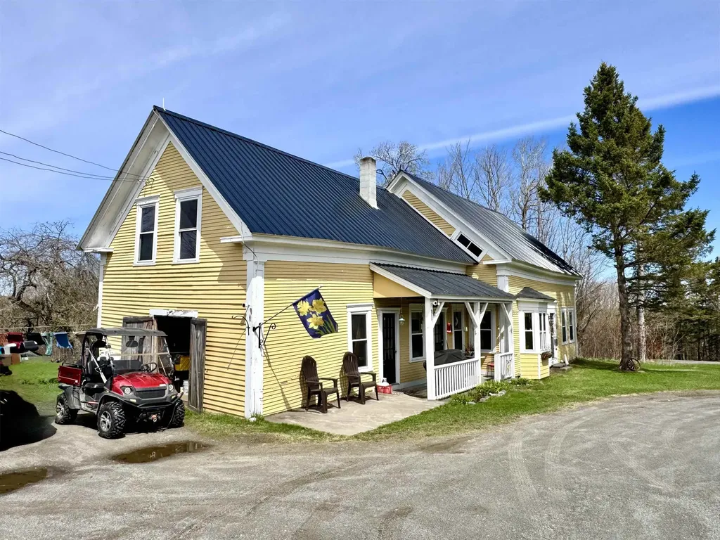 881 South Hill Road Stewartstown NH 03576