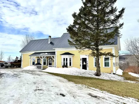 881 South Hill Road Stewartstown NH 03576