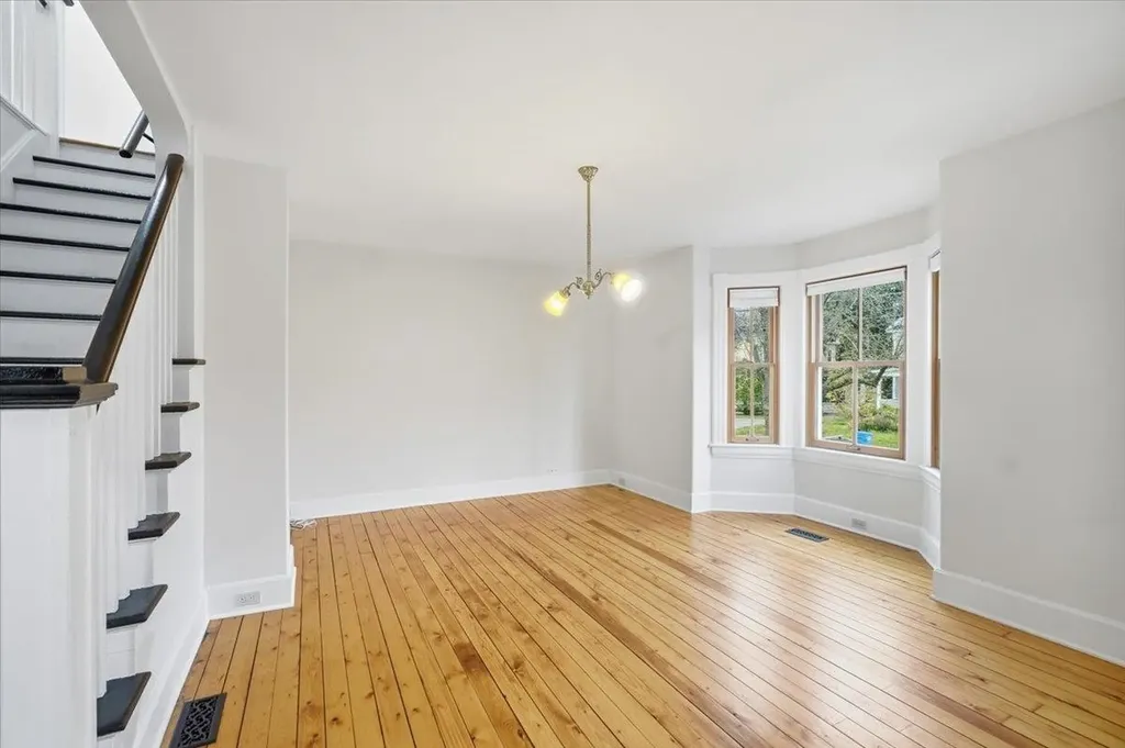 241 Loomis Street Burlington VT 05401