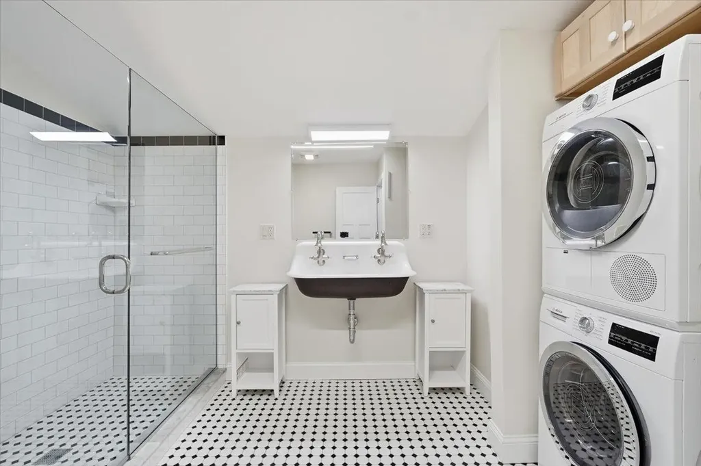 241 Loomis Street Burlington VT 05401