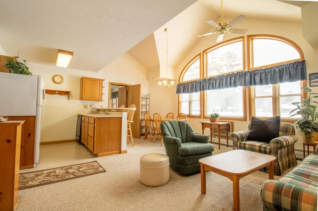 1646 Daniel Webster Highway Woodstock NH 03293