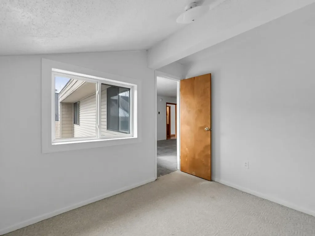 16 Bayberry Lane South Burlington VT 05403