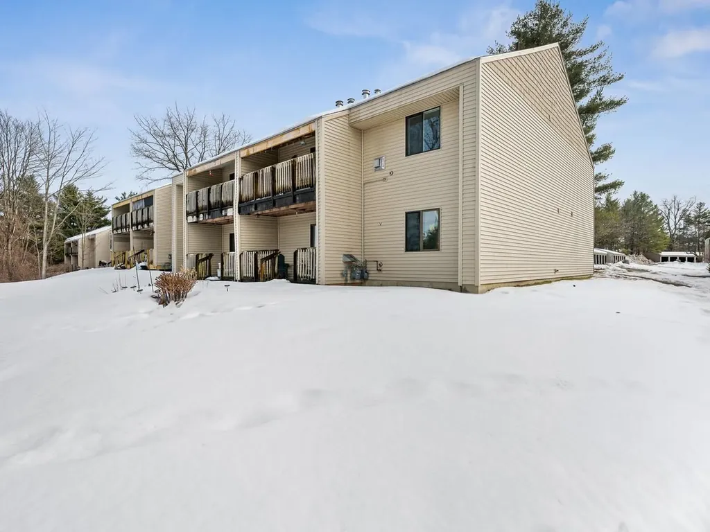 16 Bayberry Lane South Burlington VT 05403