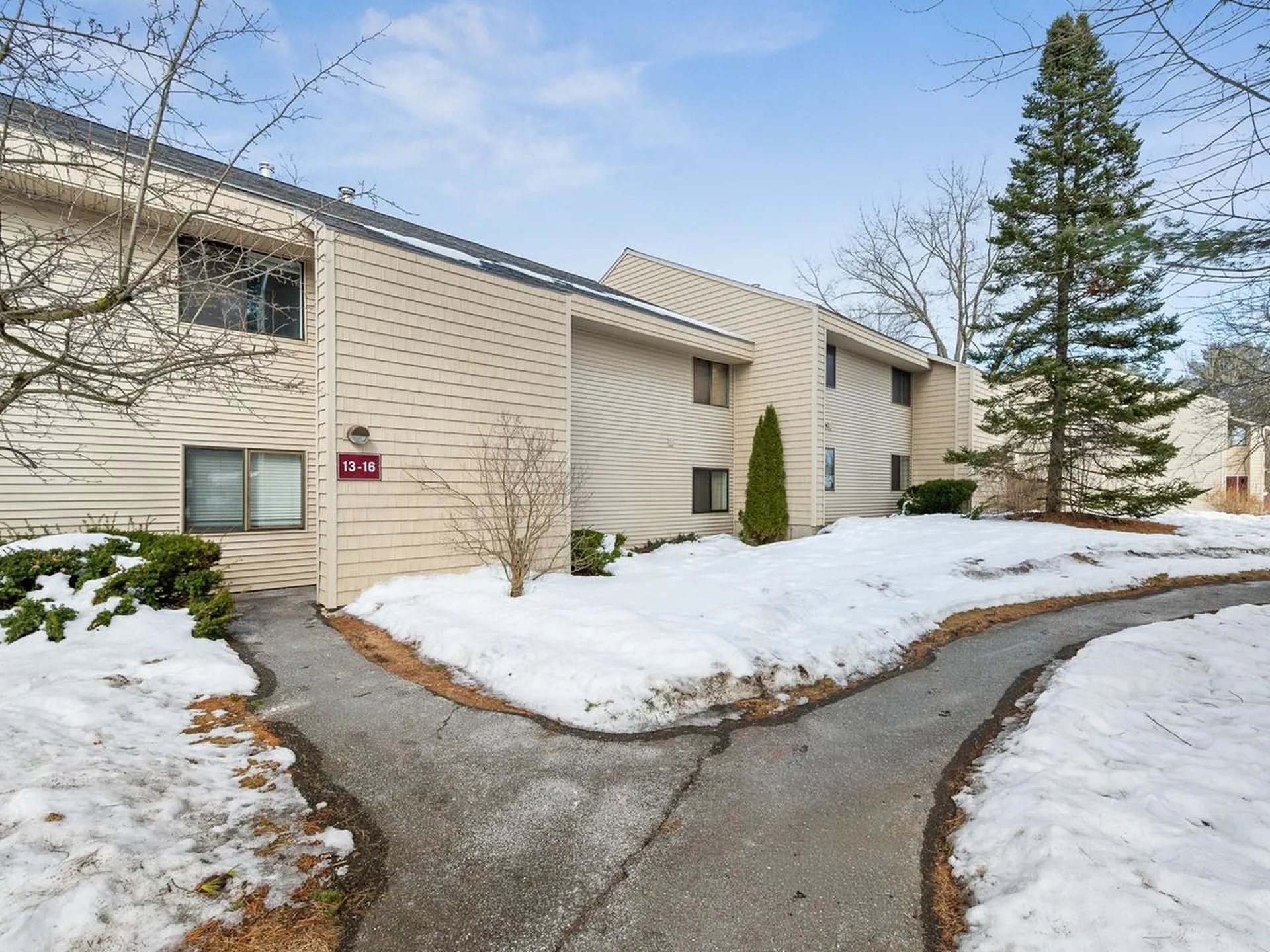 16 Bayberry Lane South Burlington VT 05403