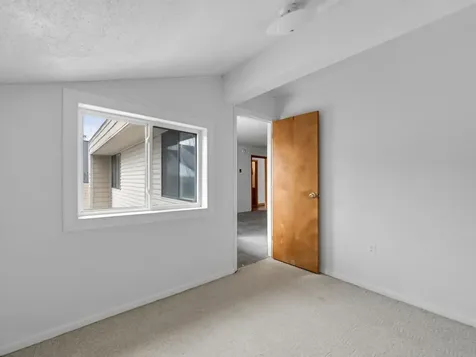 16 Bayberry Lane South Burlington VT 05403