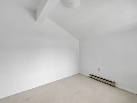 16 Bayberry Lane South Burlington VT 05403
