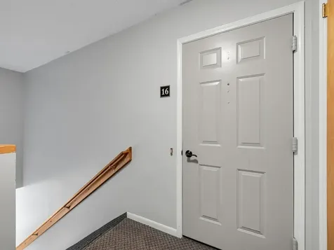 16 Bayberry Lane South Burlington VT 05403