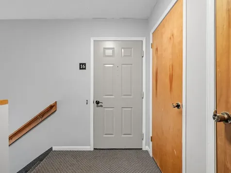 16 Bayberry Lane South Burlington VT 05403