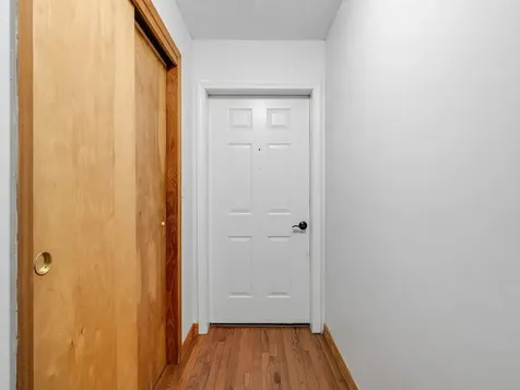 16 Bayberry Lane South Burlington VT 05403