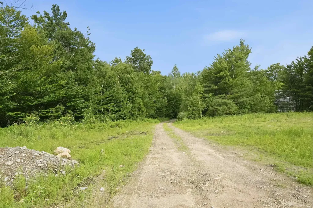 33 Marcia Ann Way Laconia NH 03246