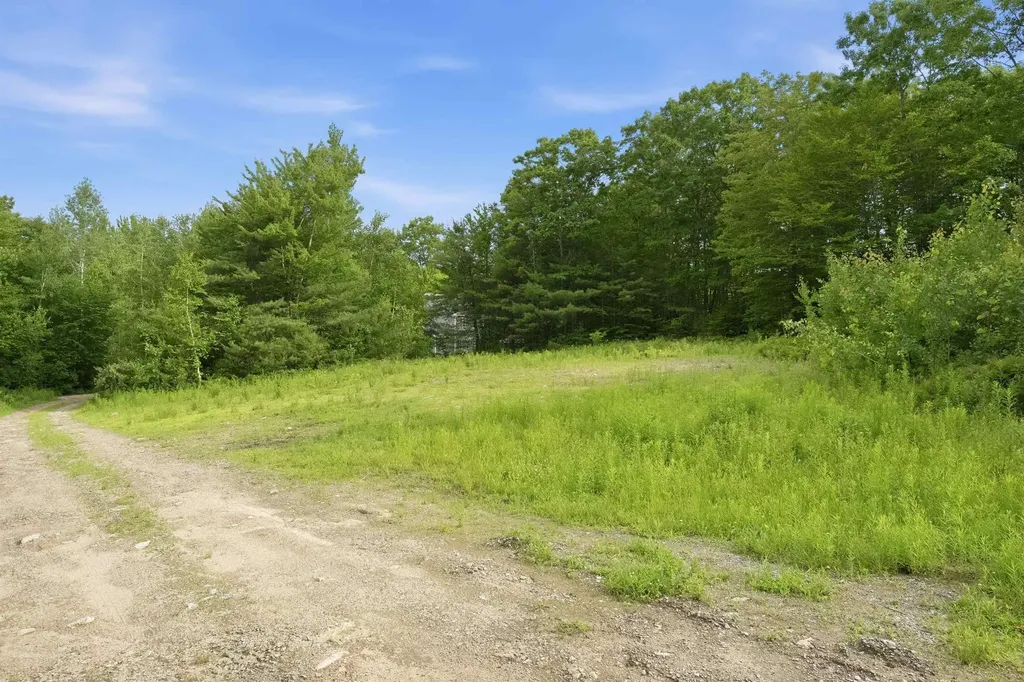 33 Marcia Ann Way Laconia NH 03246