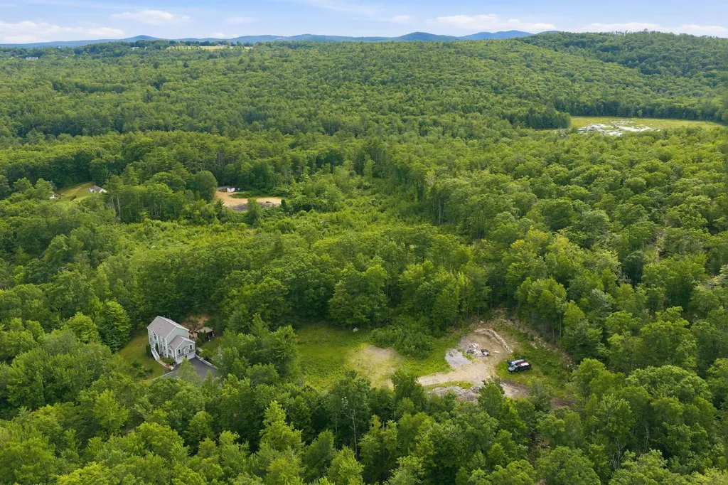 33 Marcia Ann Way Laconia NH 03246