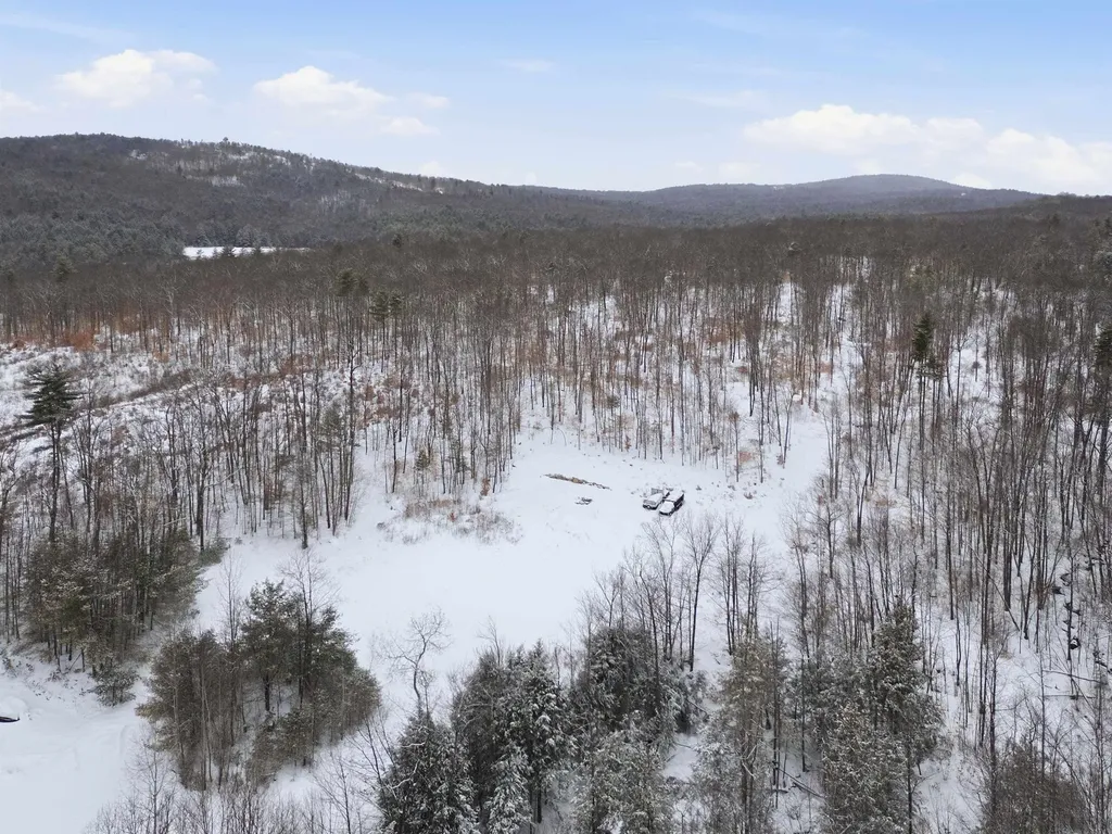 33 Marcia Ann Way Laconia NH 03246