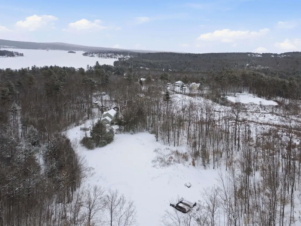 33 Marcia Ann Way Laconia NH 03246