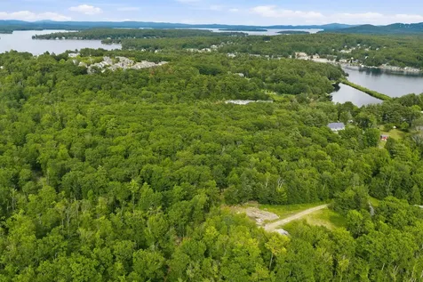 33 Marcia Ann Way Laconia NH 03246