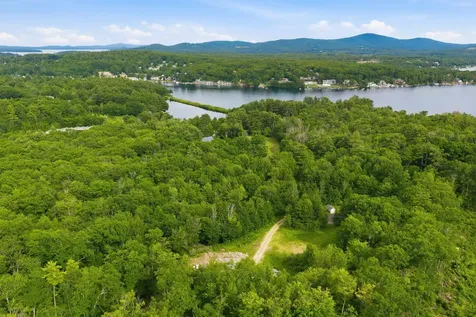 33 Marcia Ann Way Laconia NH 03246