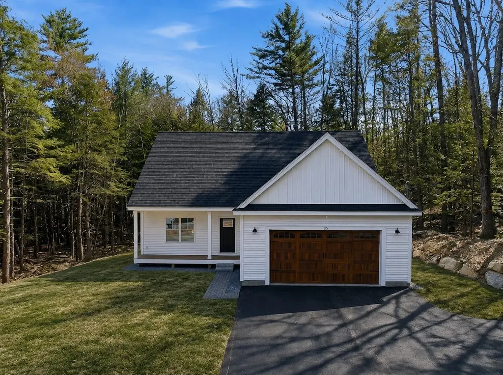 23 Bessie Leavitt Lane New Boston NH 03070
