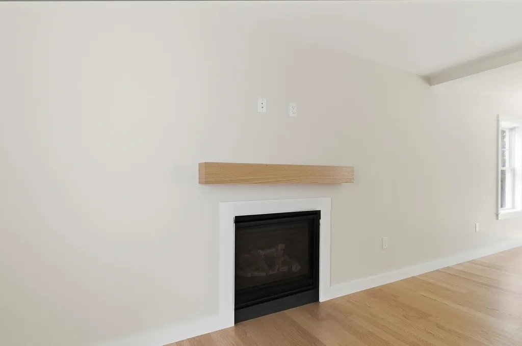 23 Bessie Leavitt Lane New Boston NH 03070