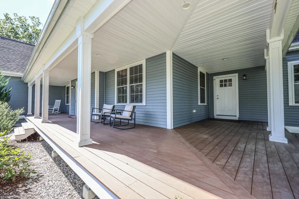 18 Highclere Road Windham NH 03087