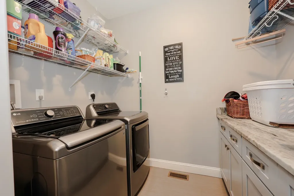 18 Highclere Road Windham NH 03087