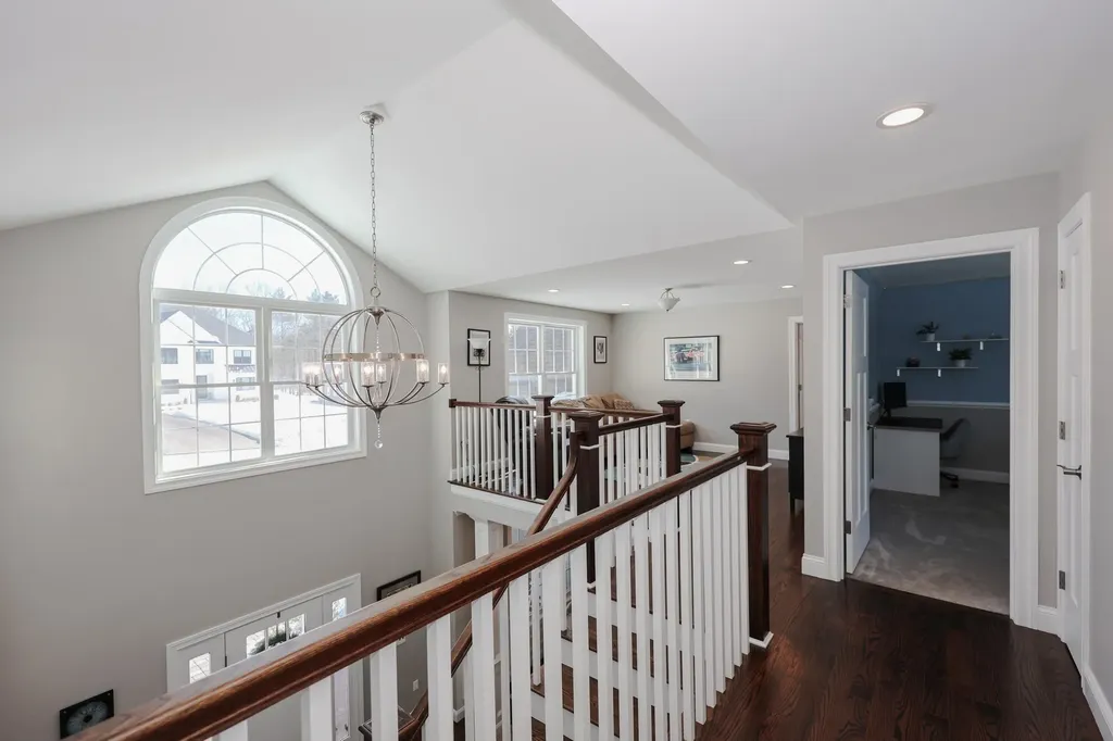 18 Highclere Road Windham NH 03087