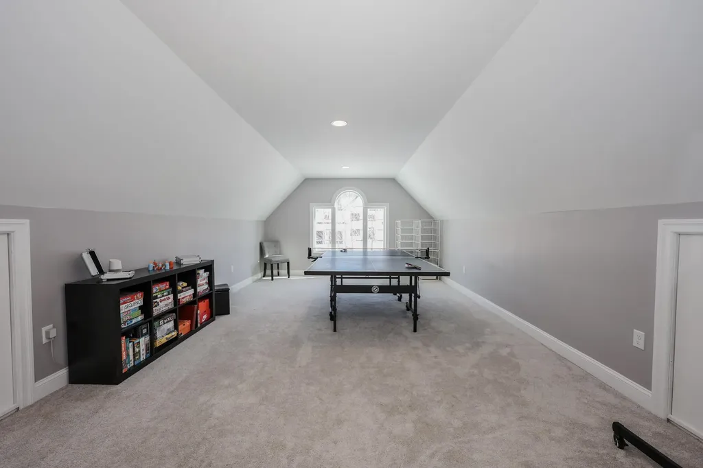 18 Highclere Road Windham NH 03087