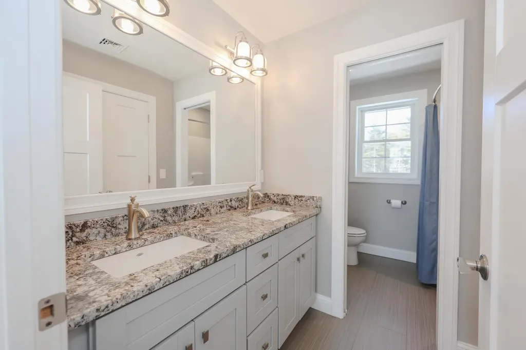 18 Highclere Road Windham NH 03087