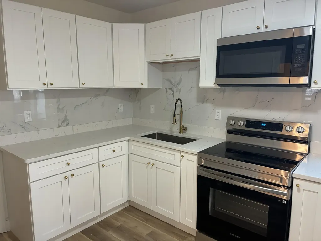 346 Lake Avenue Manchester NH 03103