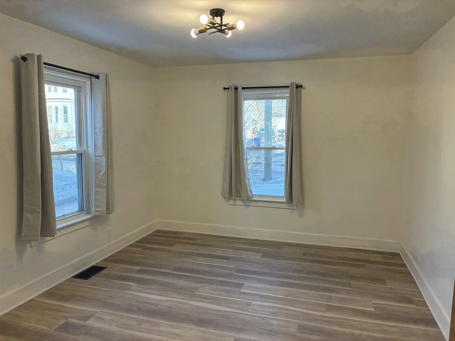 346 Lake Avenue Manchester NH 03103