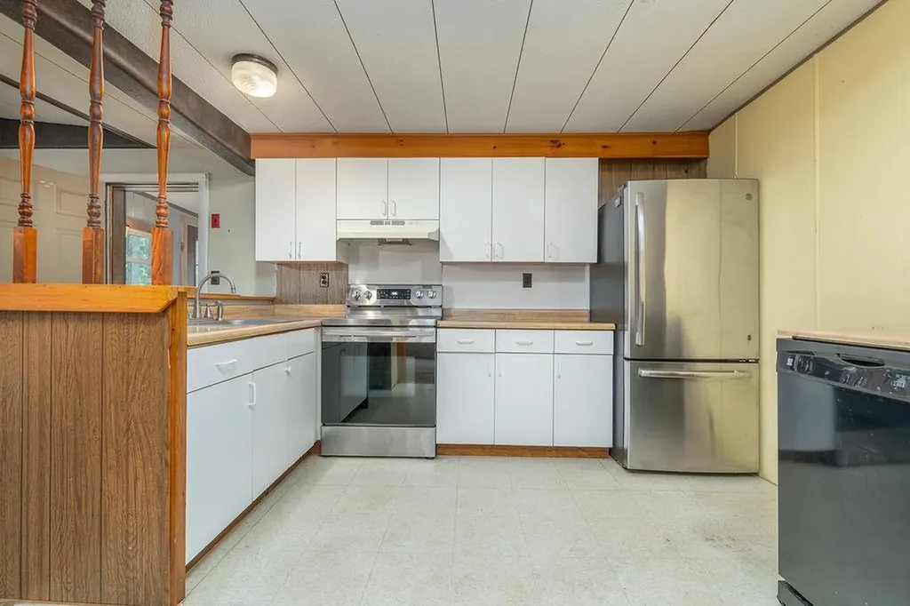 3 Spruce Cove Road Northwood NH 03261