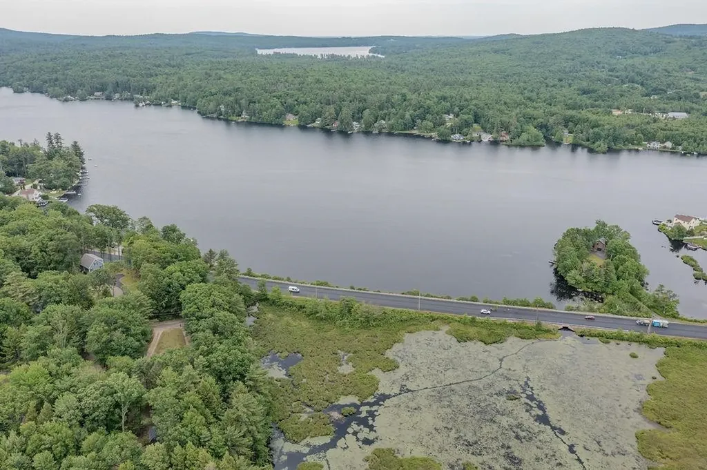 3 Spruce Cove Road Northwood NH 03261