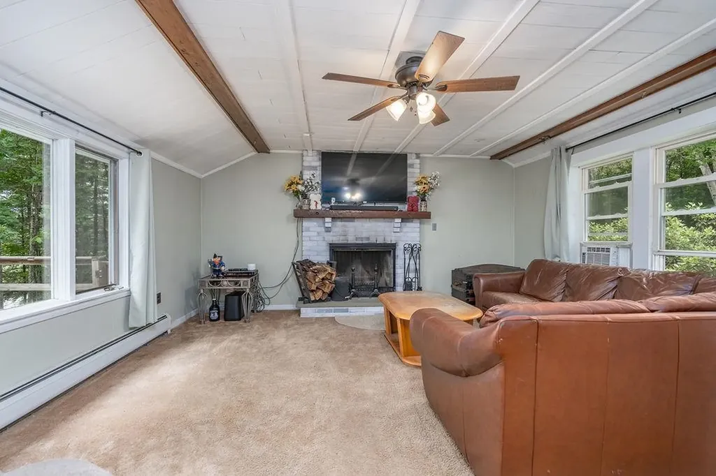 3 Spruce Cove Road Northwood NH 03261