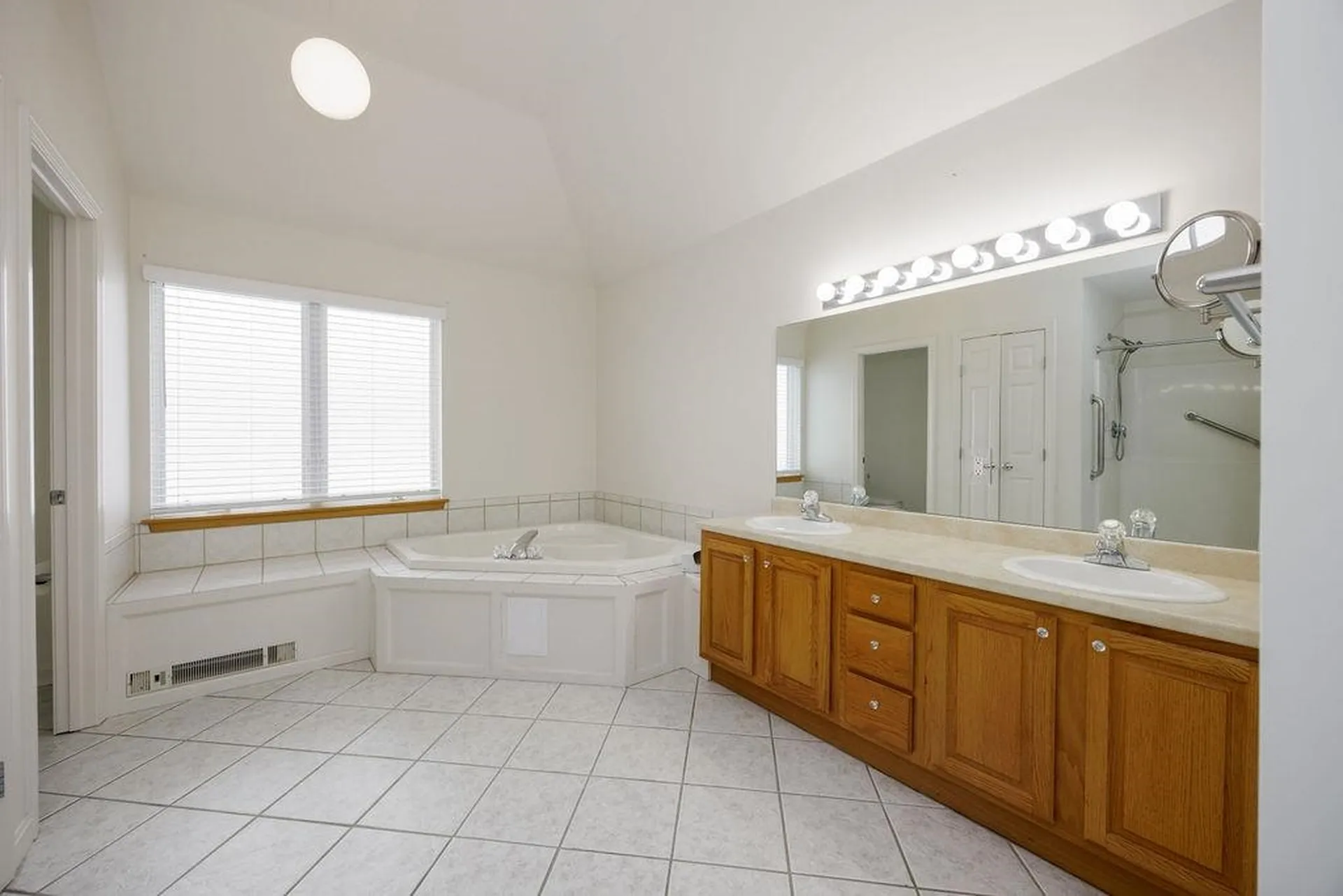 78 Apple Blossom Drive Lebanon NH 03784